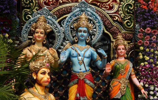 के सातवें अवतार मर्यादापुरुषोत्तम भगवान राम का जन्म अयोध्या में हुआ था|